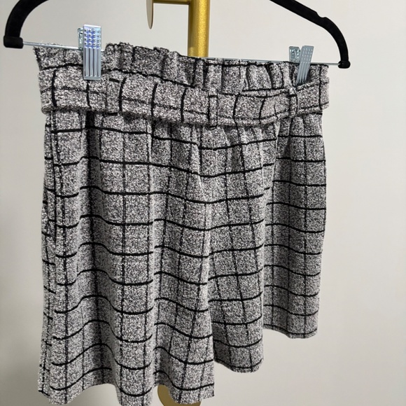 AKIRA SHORTS - Picture 2 of 4